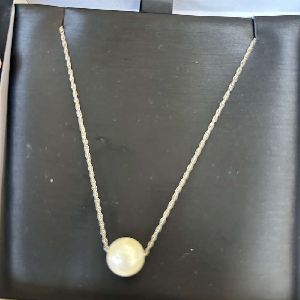 Pearl Necklace+ Burberry Top